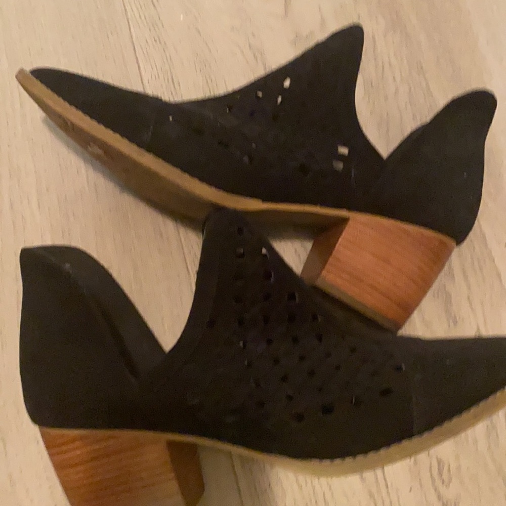 BP Shoes - Picture 2 of 2